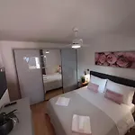 Gea Zára