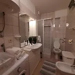 Gea Zára